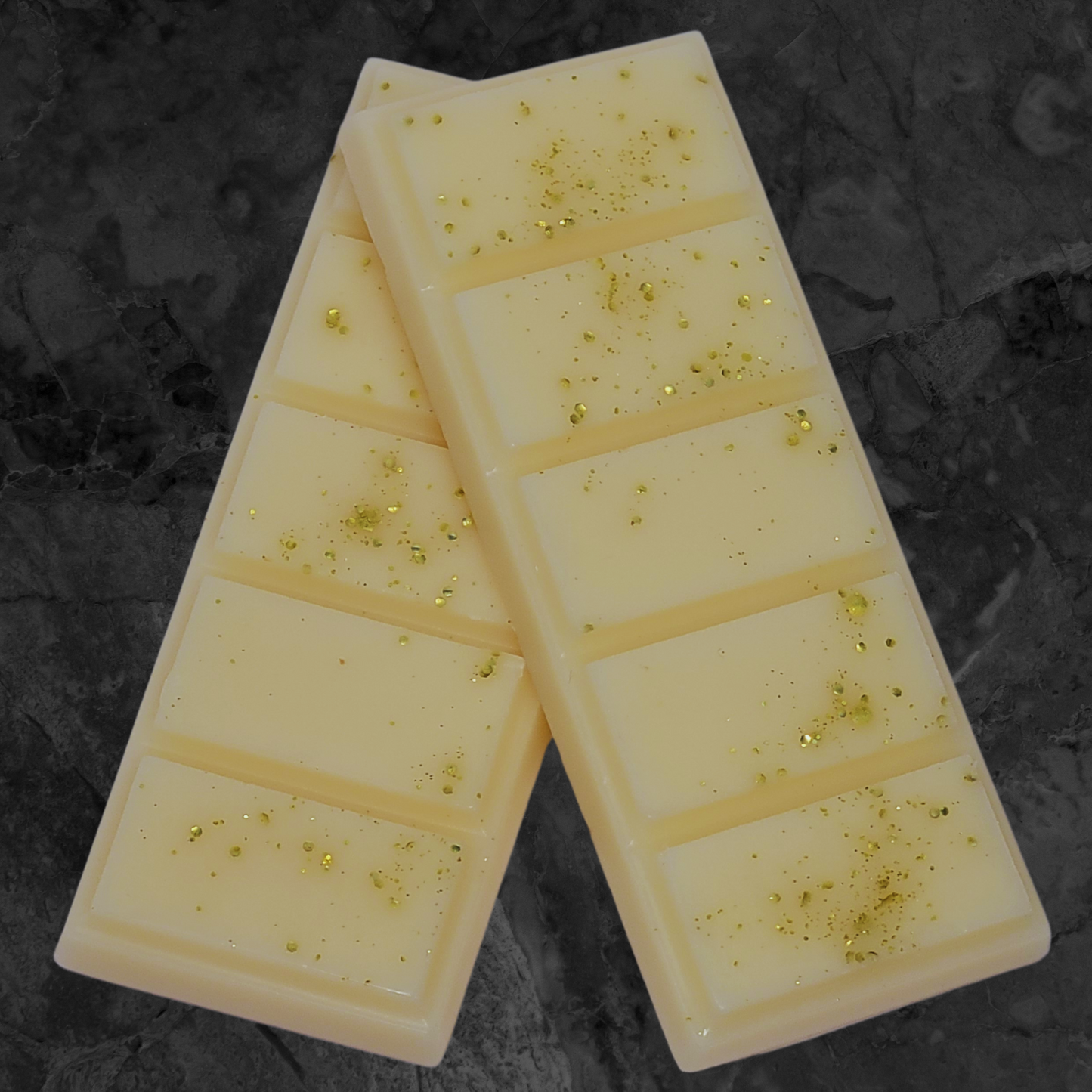Vanilla caramel soy wax snap bar melt. Natural soy wax with gold bio glitter throughout.