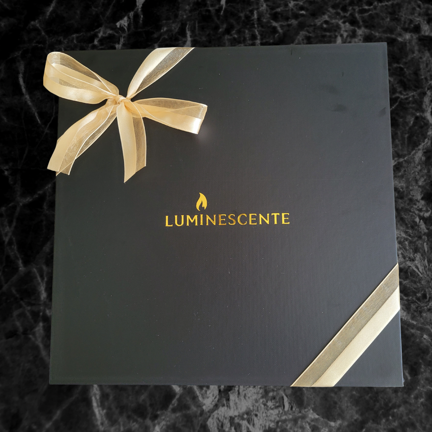 Deluxe Home Fragrance Gift Hamper – Luxurious Candles, Diffusers & More