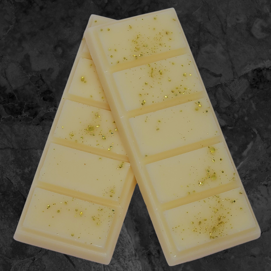 Vanilla caramel soy wax snap bar melt. Natural soy wax with gold bio glitter throughout.